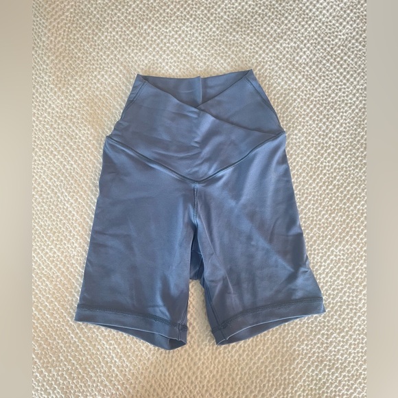 Aerie OFFLINE Marbled Blue Real Me Crossover 5” Inseam Hi-Rise Biker Shorts - XS - Picture 3 of 5